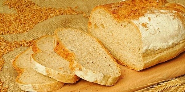 Bánh mì bị khô, cũ do mất nước
