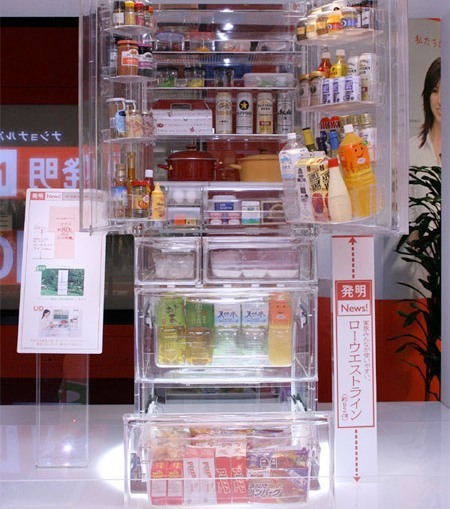 Tủ lạnh trong suốt.
